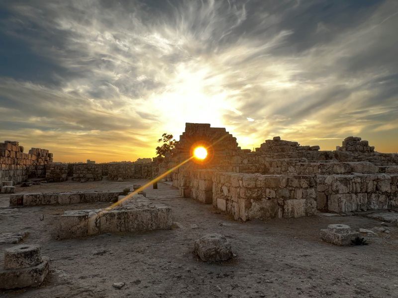 ciaobici 1 Zitadelle von Amman im Sonnenuntergang 2 scaled