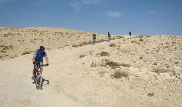 ciaobici Bike Ride Jerusalem Mar Saba Almog min Tim Williams
