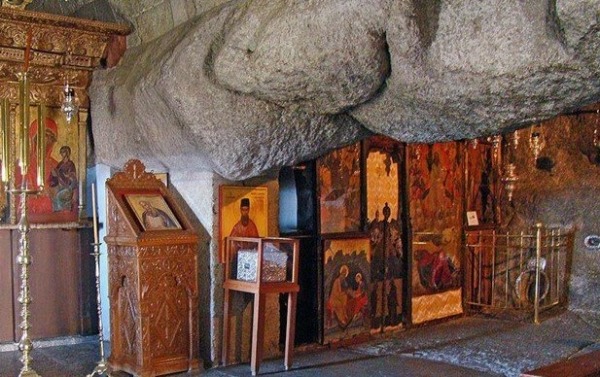 La Grotta dellApocalisse 600x377