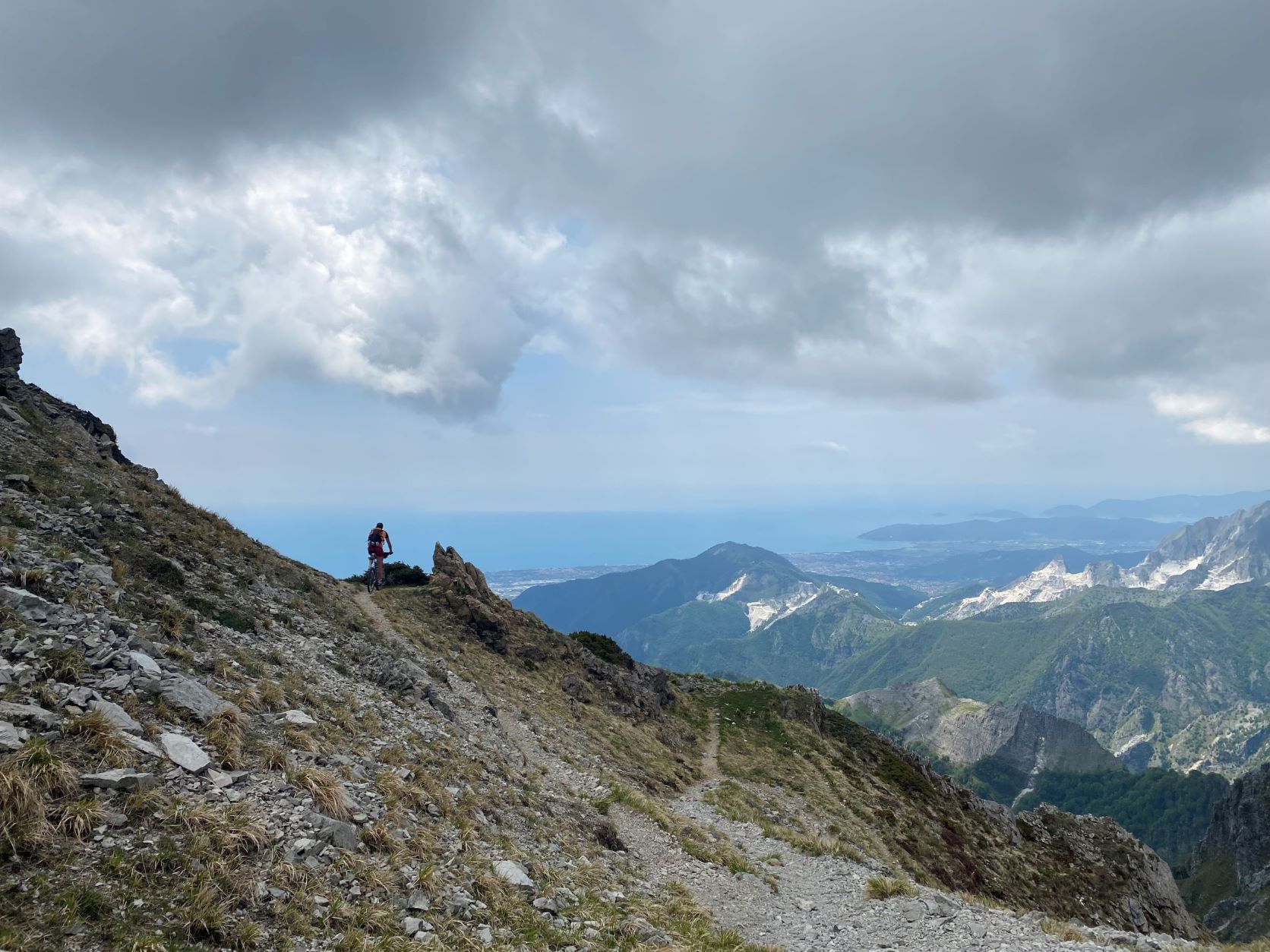 10 Vista dal passo Tambura giorno 3 ciaobici mod2