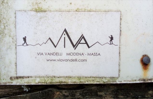 1 cartello Via Vandelli e logo ViVa ciaobici