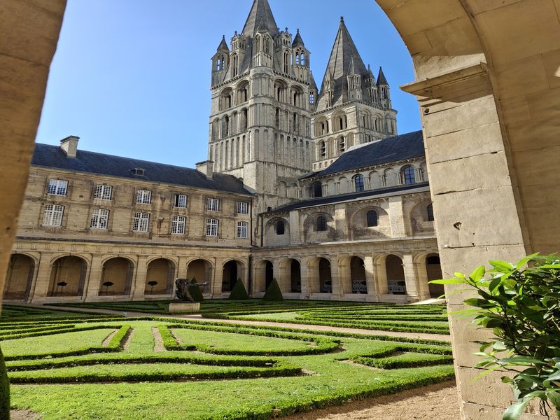 200 Abbazia di Caen ciaobici