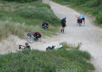 Le spiagge danesi dove oggi passeggiano turisti e circolano  biciclette, un tempo nascondevano una minaccia.